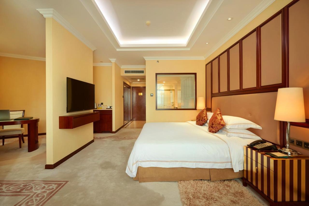 Khach San Quoc Te Loi Lai - Li Lai International Hotel Mong Cai 外观 照片